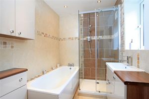 En Suite- click for photo gallery